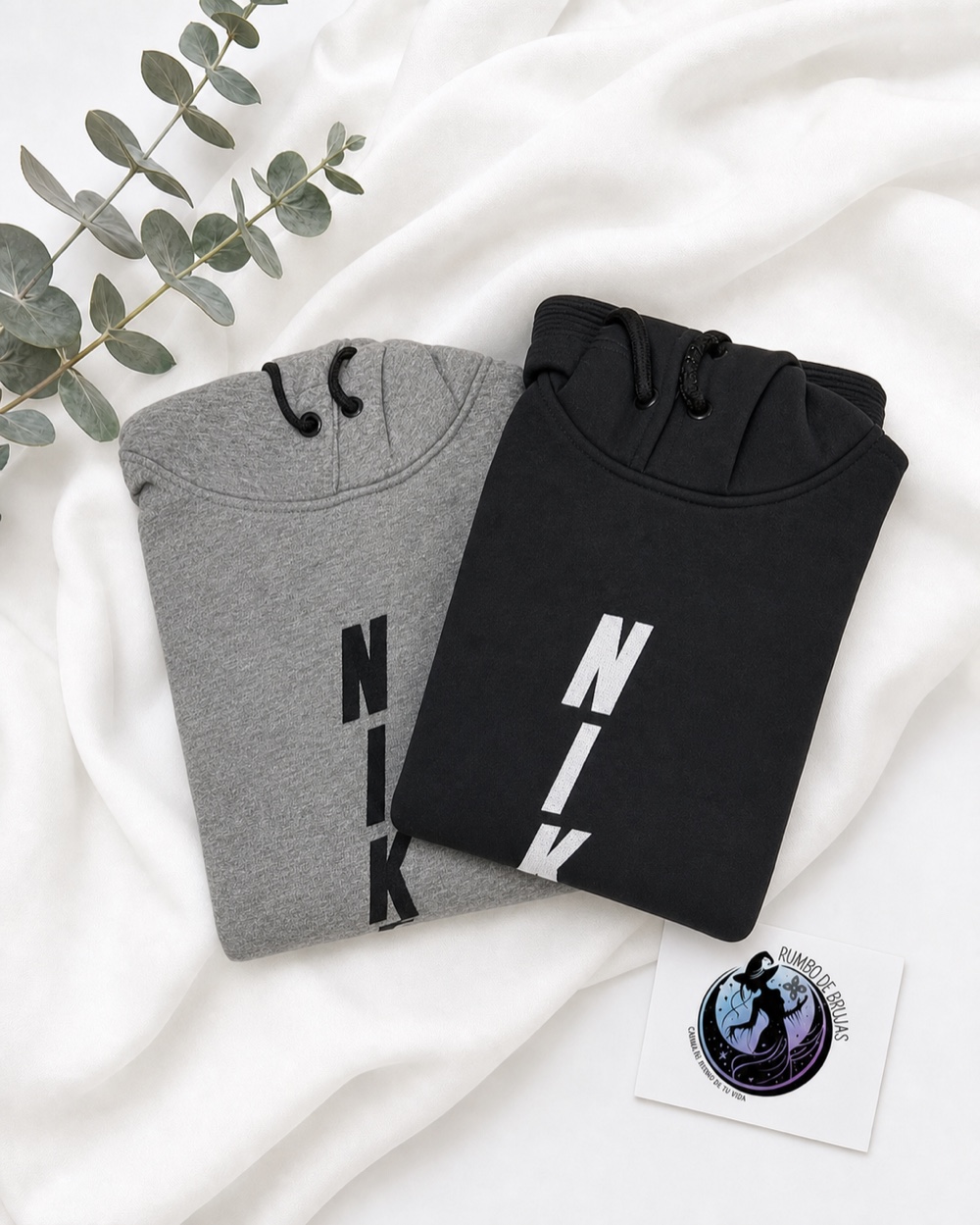 Prendas empaquetadas con logotipo Nike — Rumbo de Brujas